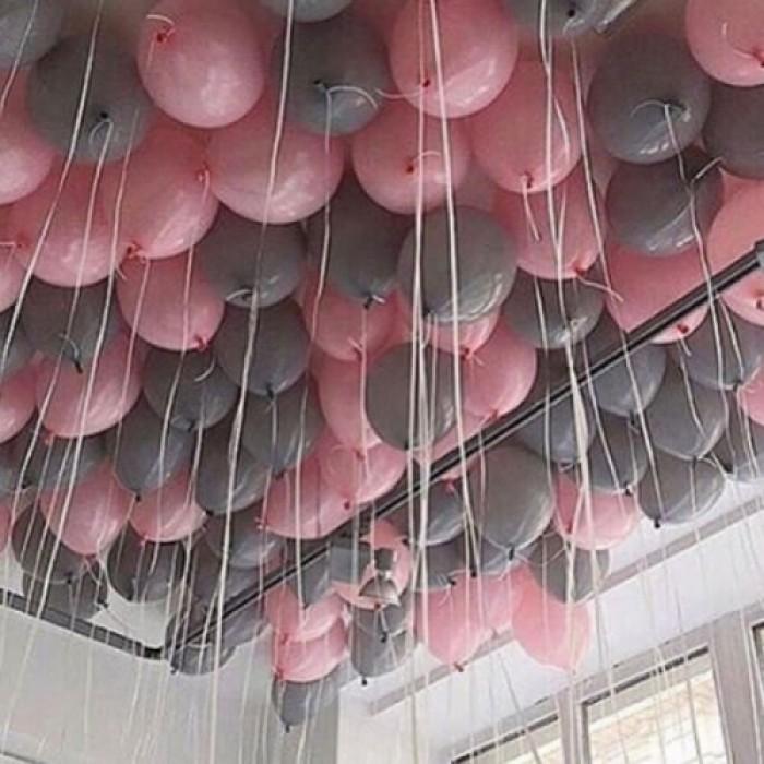 Доставка потолок шар. Воздушные шары на потолке. Воздушные шарики под потолок. Гелиевые шары под потолок. Розовые шары.