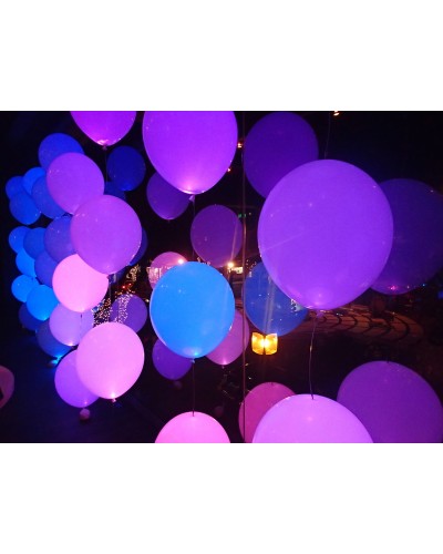 Светящиеся шары белые с разноцветной подсветкой